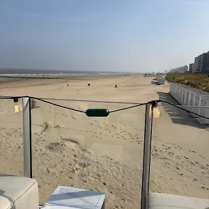 Appartement Ruim Met Zeezicht In Westende, Middelkerke